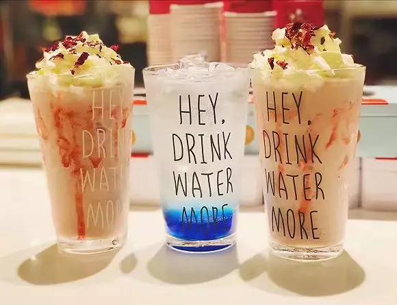 伙卖零食！第一家门店已经在杭州开业！不朽情缘游戏平台重磅！阿里和银泰合(图3)